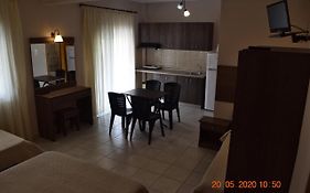 Evanthia'S Apartments